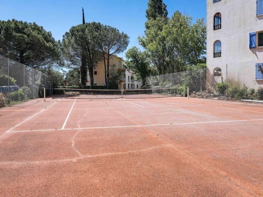 APPARTEMENT avec JARDIN, PISCINE, PLAGE, TENNIS Fréjus Exterior foto